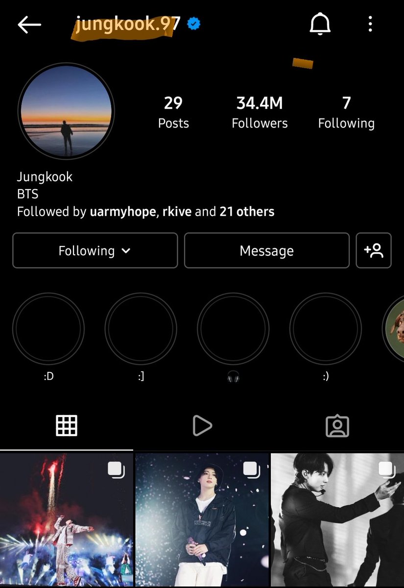 RaashiSen's tweet photo. My theory for ex-alphabet username to jungkook.97- maybe they noticed that for jungkook's profile the 'verified'icon isnt visible in feed, and can confuse army as there are many knock-off accounts with some change in spelling
Still I'll miss the iconic handle
#JungkookInstagram https://t.co/YeelpSJRw5