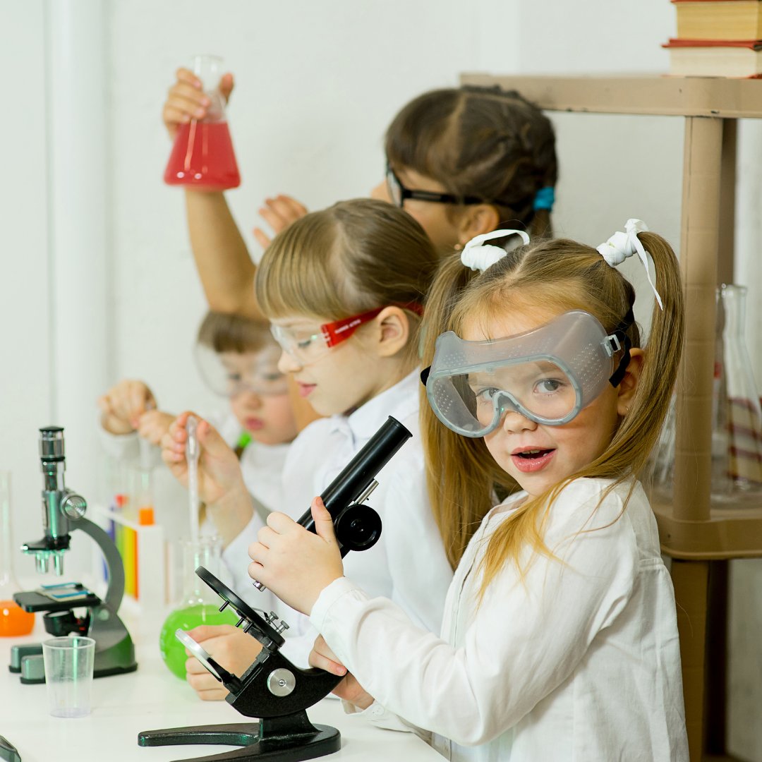 HealthworkEA's tweet photo. Happy #HealthcareScienceWeek! 

We are so proud to be able to inspire the next generation of healthcare science staff through promoting the new career structures in local schools and colleges. 

Book in with us to experience it for yourself - https://t.co/Smc4ijVISj https://t.co/Cs2mY3bQOL