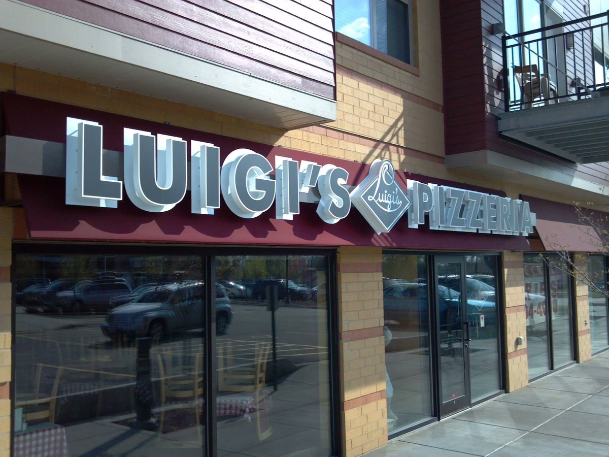 Livewithlindsey's tweet photo. After 12 years, the sign package at Sequoya Commons still looks GREAT!  If you have an upcoming development, lets chat!!!! https://t.co/poZLbri7D1