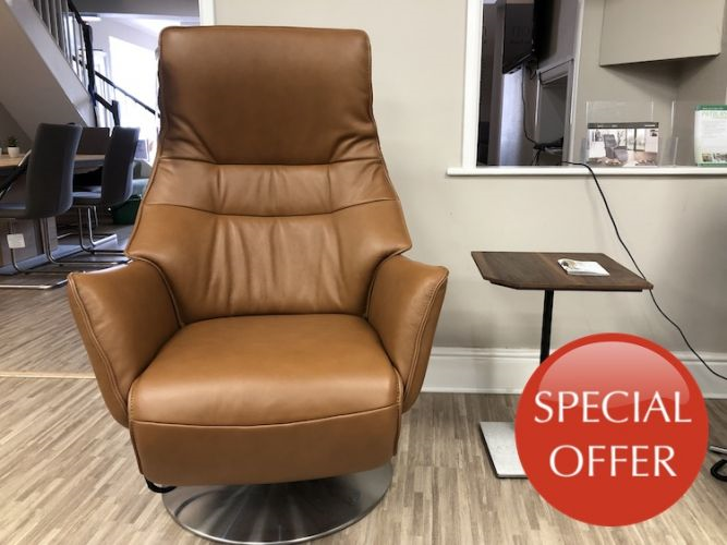 Potburys's tweet photo. Himolla Seine Large Recliner - The Seine offers superior support in the seat with a taller backrest for excellent head support.
RRP £3,609. Ex-display model available for the clearance price of £2,569. https://t.co/UCDQci3gnY
#Himolla #LargeRecliner #ClearanceOffer https://t.co/FObq1PH4yi