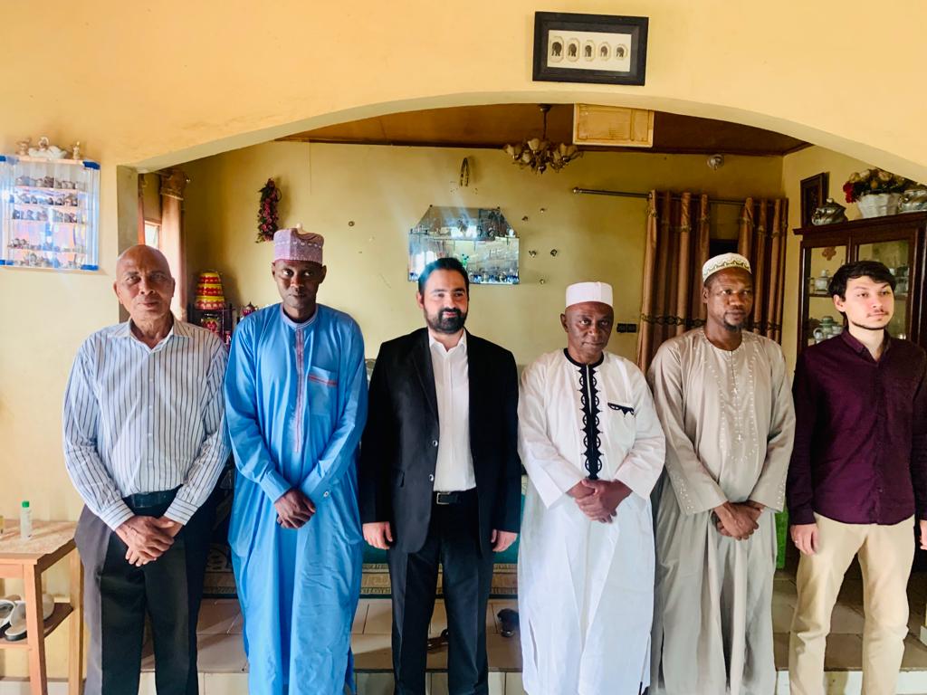 Le Coordonnateur Général du CIDIMUC, Dr Moussa Oumarou a reçu ce jour une forte délégation du Collège la Fraternité Adana conduite par son nouveau directeur, dans le cadre de la promotion de l'éducation de jeune camerounaise et camerounais. Mercredi 16 mars 2022.