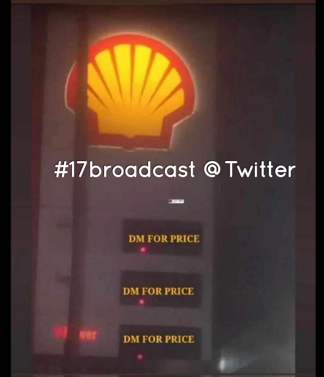 Geng17_music's tweet photo. Fuel Price has increase again.Oh Mother Ghana💔 We are still Sinking 😪.Now we DM To buy fuel very funny 😂
#17broadcast 
#fuelprice https://t.co/8wpal2E94L