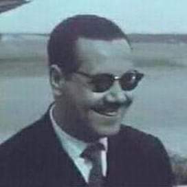 من كثرة الهدرة على السلاح و التسليح و حرب نووية وتهديدات متبادلة و لعياط بلا بلا بلا بلا  تفكرتو 🖤
دار وزين تاع ڨروناد في المروك مع كازا Silencieux  . 
سي مبروك  ..  رجال تاع حرب  . 
الله يرحمو  .