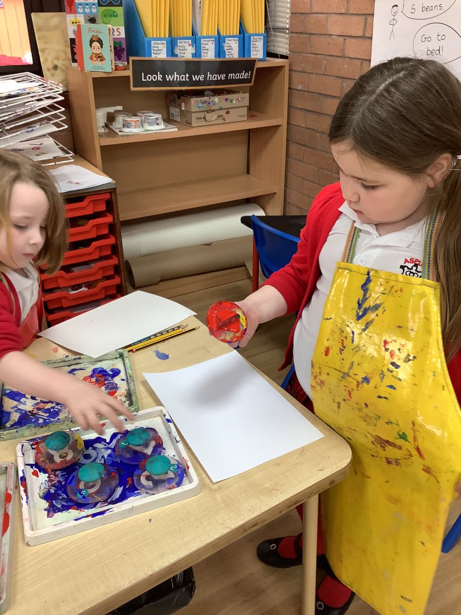 ClassRAspull's tweet photo. Today our art is inspired by @JasperJohnsArt #acpseys #acpsart #acpsmaths https://t.co/AH4WzZjMDB