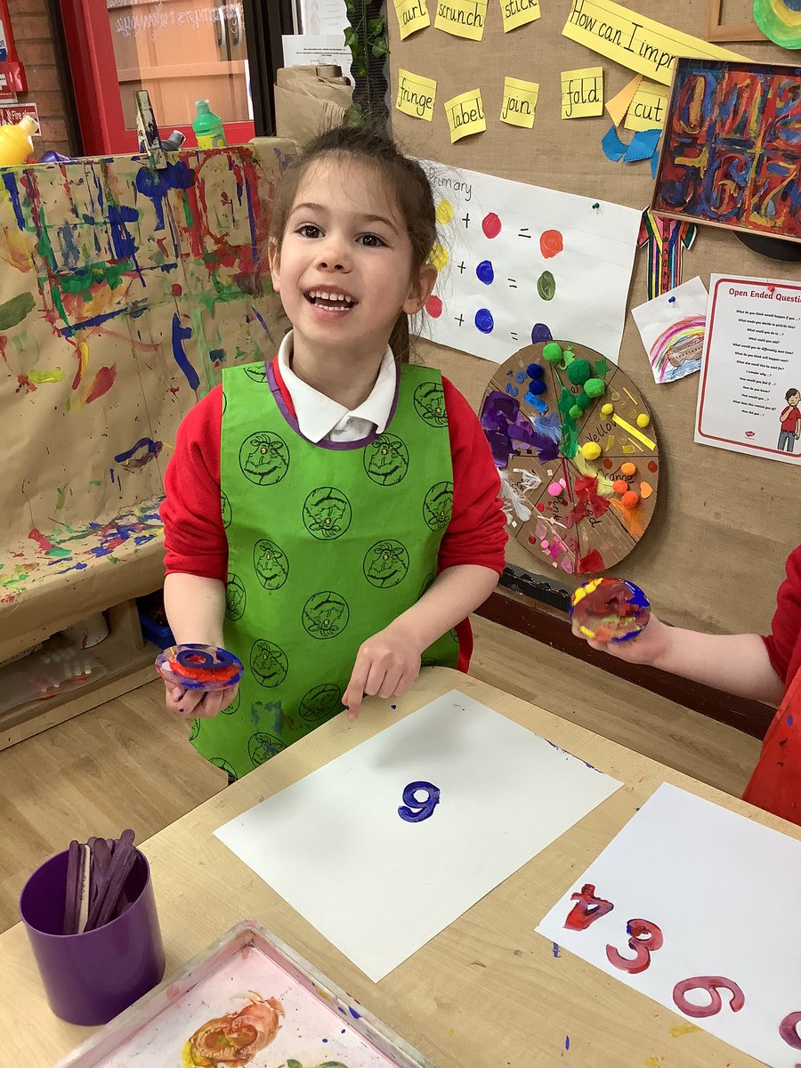 ClassRAspull's tweet photo. Today our art is inspired by @JasperJohnsArt #acpseys #acpsart #acpsmaths https://t.co/AH4WzZjMDB