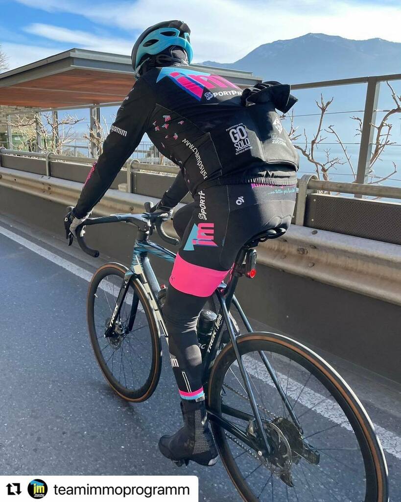 iamgosolo's tweet photo. #Repost @teamimmoprogramm with @make_repost
・・・
Per chi volesse ordinare la replica del nostro kit (estivo) e disponibile anche la versione ROSA 😎
 
Il pacchetto comprende:
 
- Maglietta
- Pantaloncino
- Smanicato
- Manicotti
 
al prezzo di 219 CHF. … https://t.co/CXiDGzkNiL https://t.co/tKoQYH7Rmy