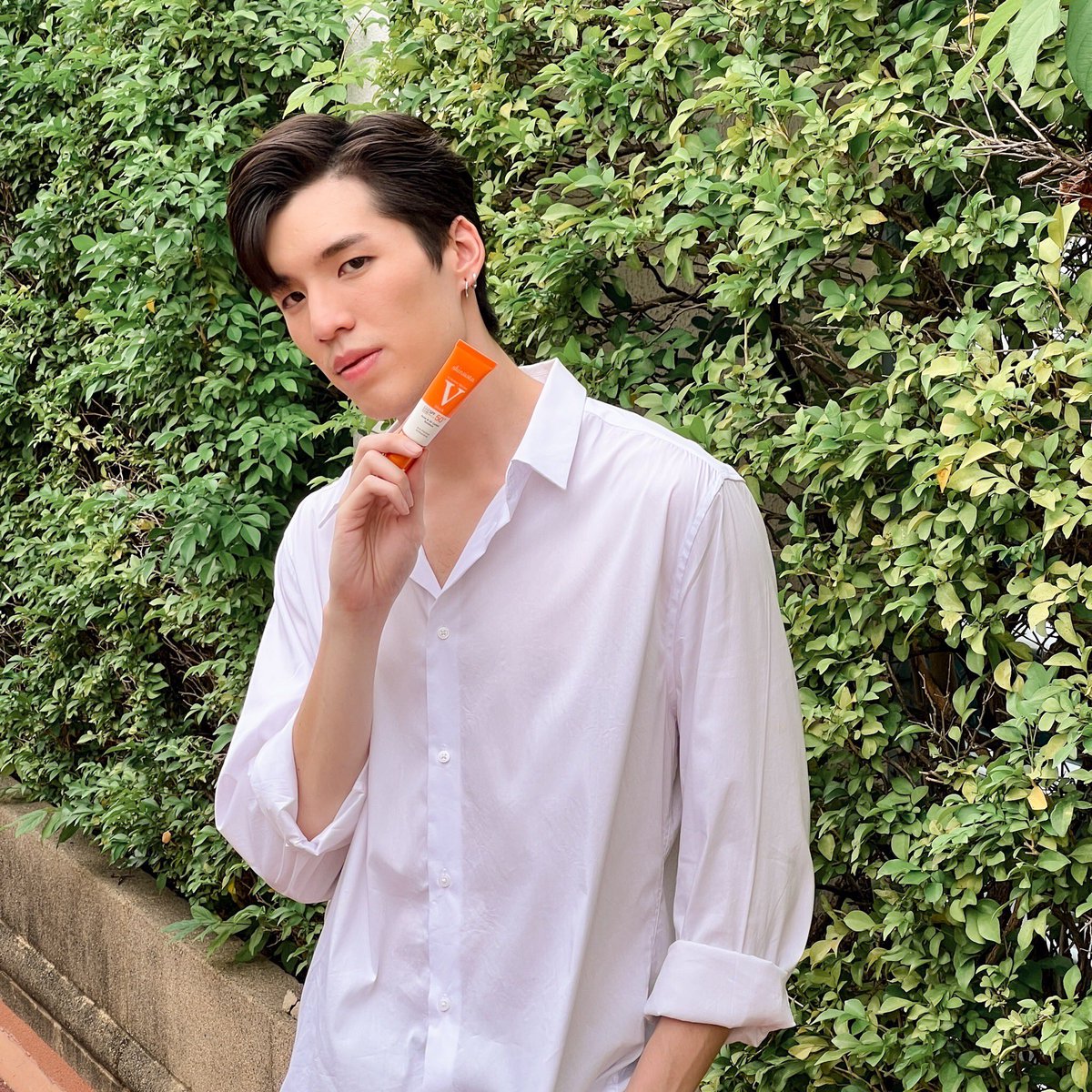 taechayapat's tweet photo. มีกันแดดที่ไว้ใจ แดดแรงแค่ไหนก็ไม่หวั่น ❤

#Skinsista V Block SPF50+ PA++++
กันแดดลดสิวที่สุดของเต้ ใช้แล้วชอบมาก 
เนื้อซิลกี้มูส ทาแล้วไม่เหนอะ ตอบโจทย์สุดๆ
แนะนำขนาดนี้ ไม่มีไม่ได้แล้วววว👍

#SkinsistaXYoureMySky #taechayapat https://t.co/6AECvr14He