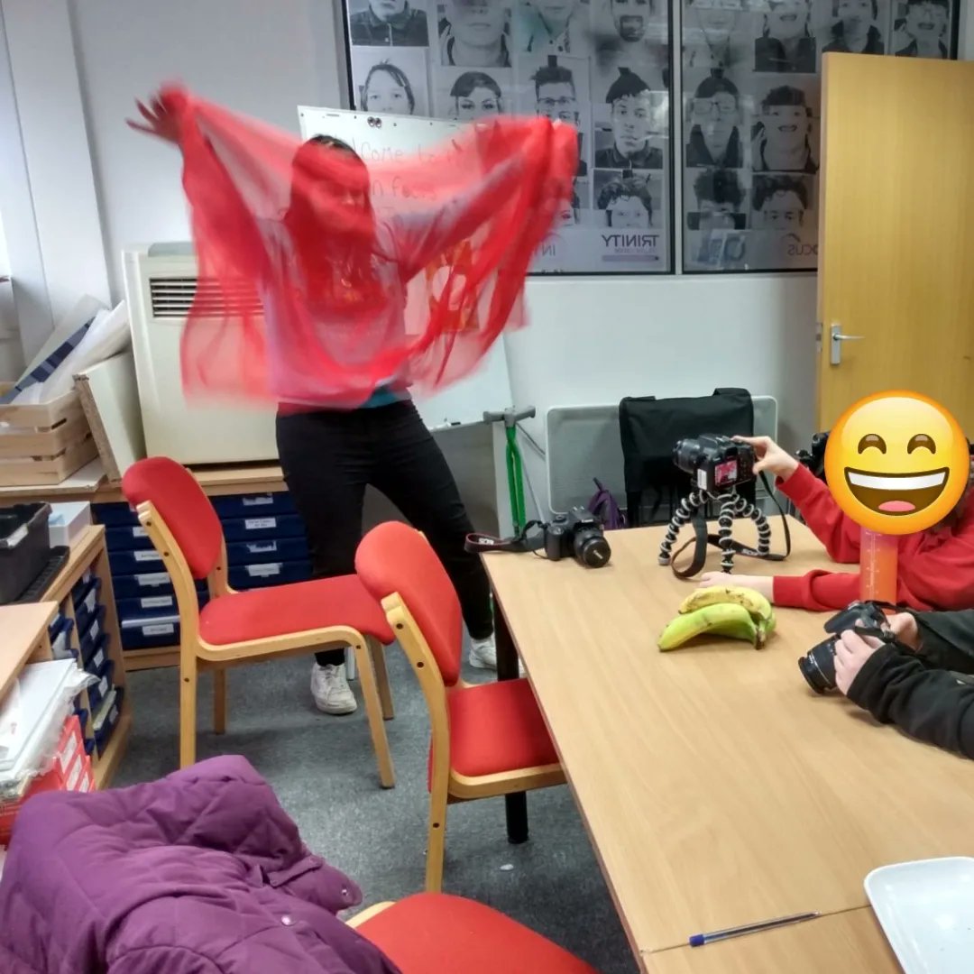 CICCsoton's tweet photo. Some of our members had a great time at their In-Focus art session yesterday! We learnt about shutter speed, which led to a very flattering photo of our Participation Officer Hannah 🤣

#ChildFriendlySouthampton #SouthamptonVoicesUnite #ChildrenInCareCouncil https://t.co/7hZg7iOwGD