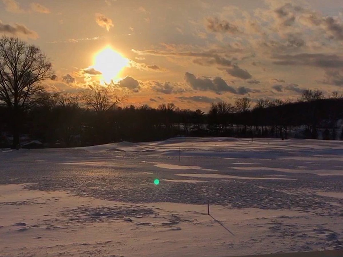 TroxellDustin's tweet photo. ⛳️What a difference from 🥶Saturday vs Tuesday😎 https://t.co/1vlqDUf0w8