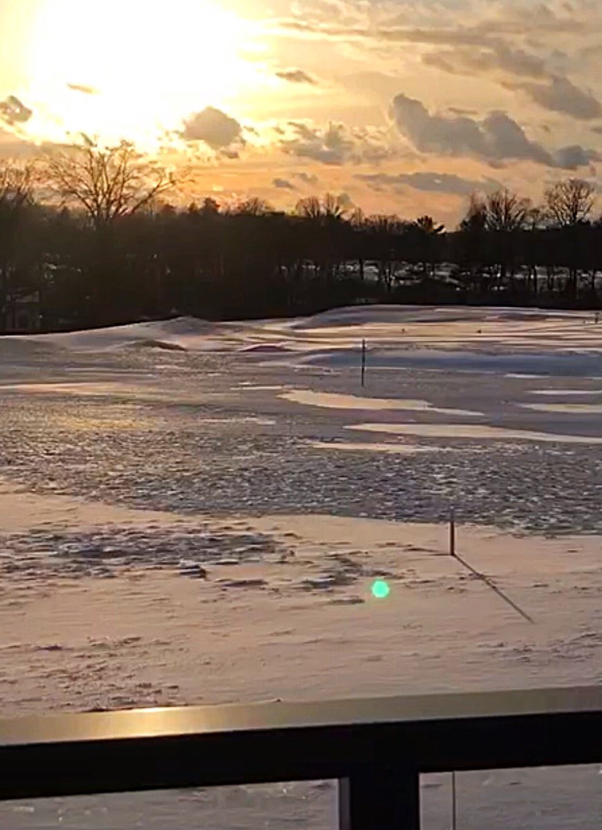 TroxellDustin's tweet photo. ⛳️What a difference from 🥶Saturday vs Tuesday😎 https://t.co/1vlqDUf0w8