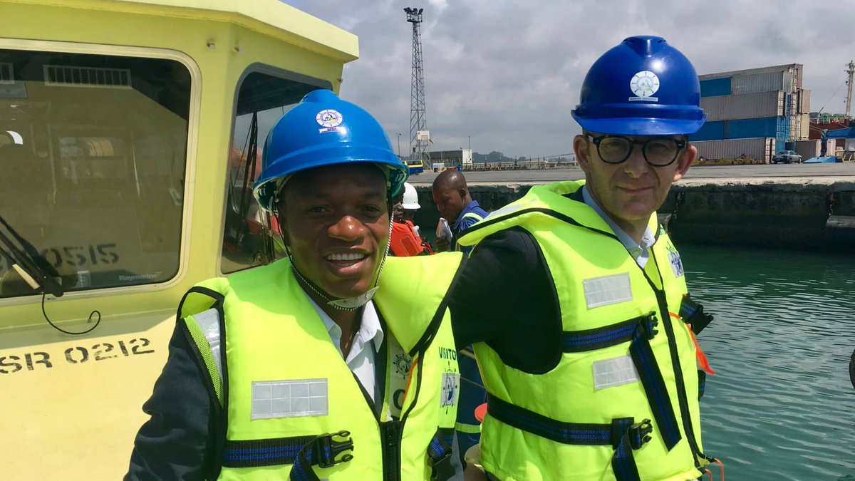 EUWeCAPS's tweet photo. Envie d'en savoir➕sur le projet de l'#UE🇪🇺 #WeCAPS mis en oeuvre par @expertisefrance🇫🇷qui vise à renforcer la #sécurité portuaire en #Afrique de l'Ouest & du Centre ? #GolfedeGuinée
👉Lisez vite l'interview du team leader @NV_PAI
ds la revue @FlowsInfo➡️https://t.co/hLoHHYLyYn https://t.co/ZRqRhD0Ib1