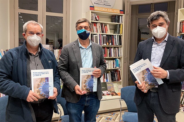 Presentación ‘Miradas múltiples en torno al coronavirus SARS-Cov-2 y la COVID-19’ <a href="/umaeditorial/">UMA Editorial</a> en <a href="/LibreriaProteo/">Librería Proteo</a>  uma.es/sala-de-prensa…