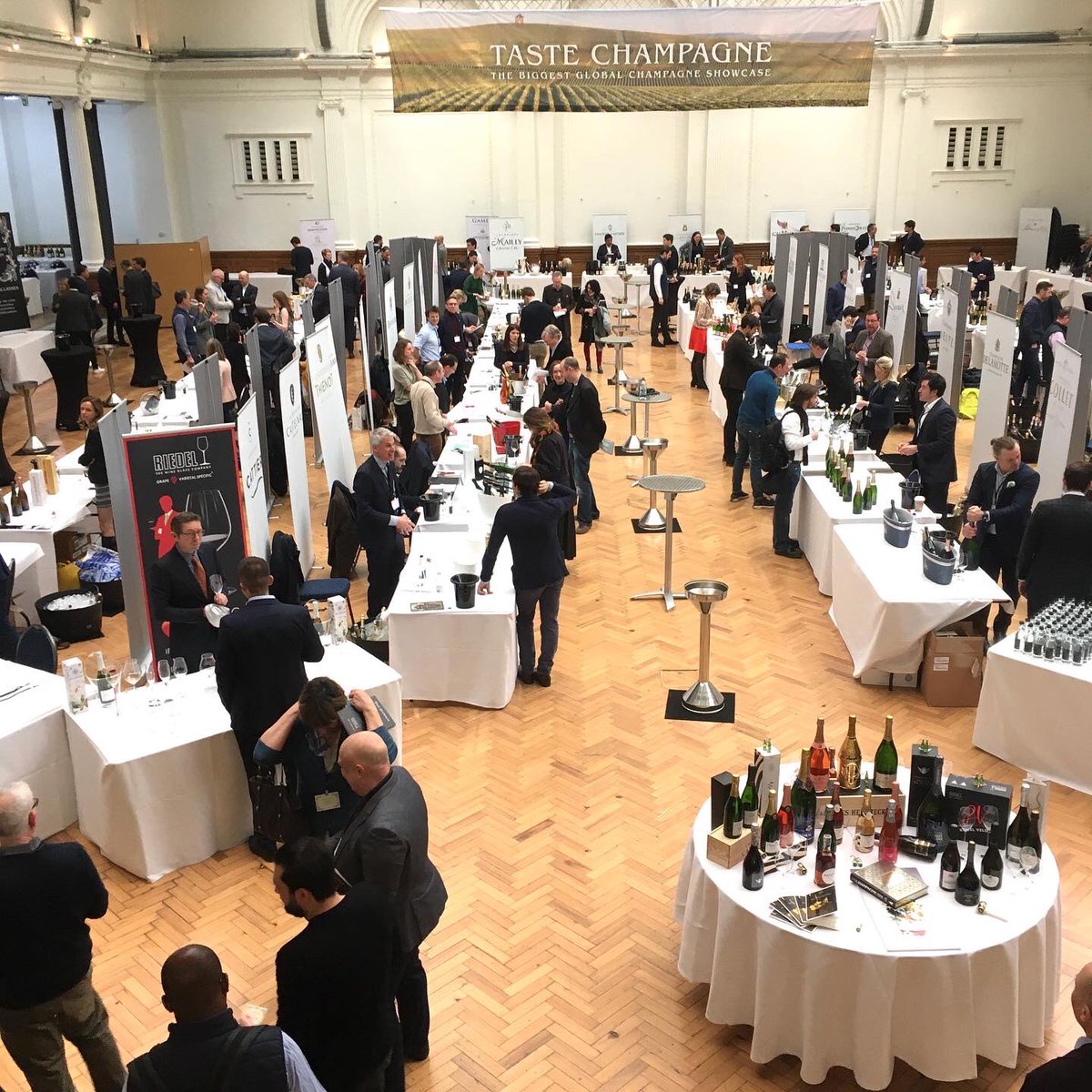 pineswines's tweet photo. @TasteChampEvent Just arrived at the Taste Champagne event 2022. Looking forward to brining you exciting wines. @tastechampevent 

#champagne #wine #frenchwine #winetasting🍷 https://t.co/gGeZbHguKf