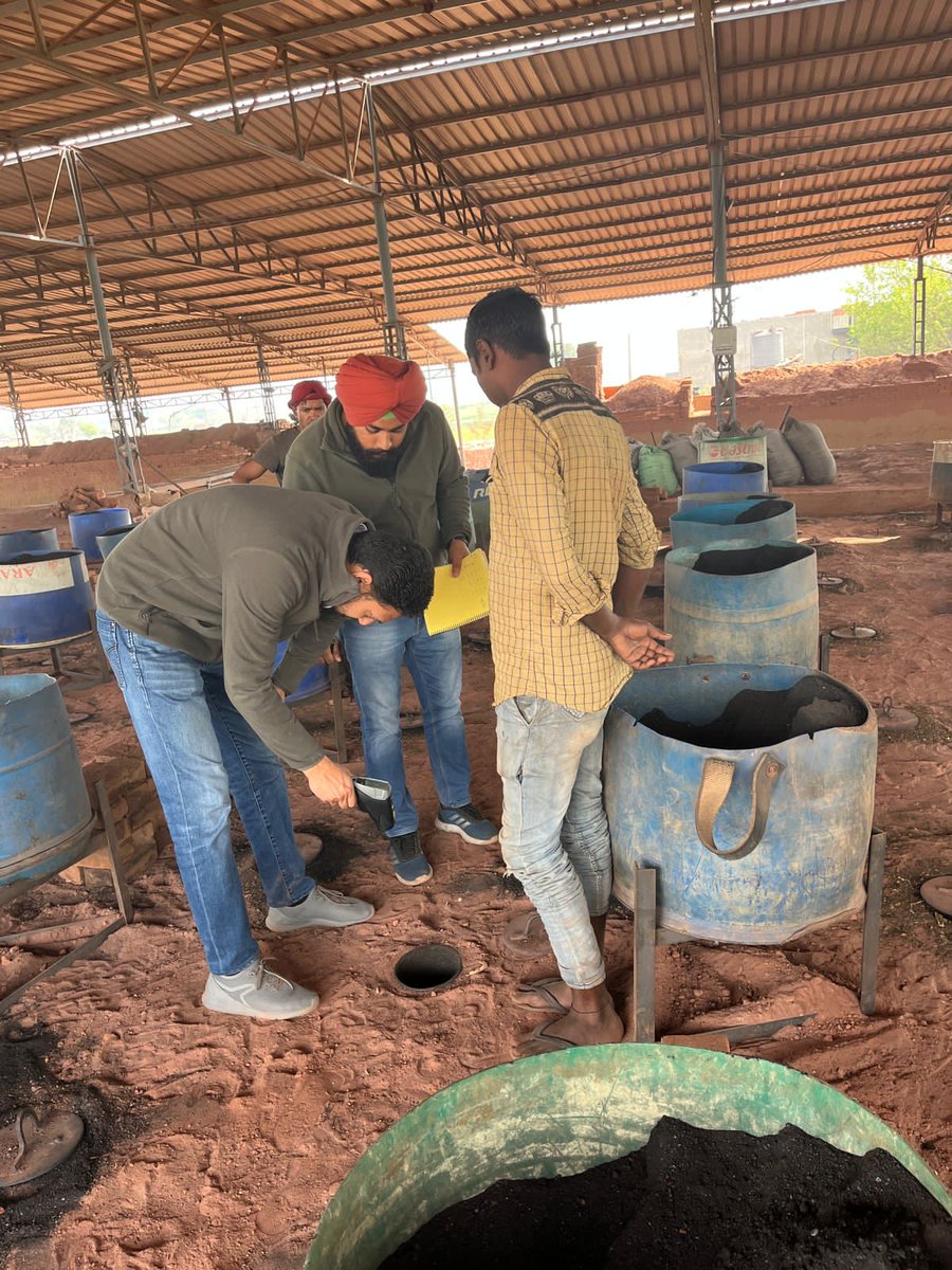 PSCST_GoP's tweet image. In yet another initiative to curb the #airpollution from stubble burning; @PSCST_GoP &amp;amp; @PPCBofficial conducted #combustion trials for establishing use of #paddystraw pellets as #cleanerfuel in zig-zag fired #Brickkilns...

@CMOPb @CsPunjab @JKAroraEDPSCST @pal_vig 
#greenfuel