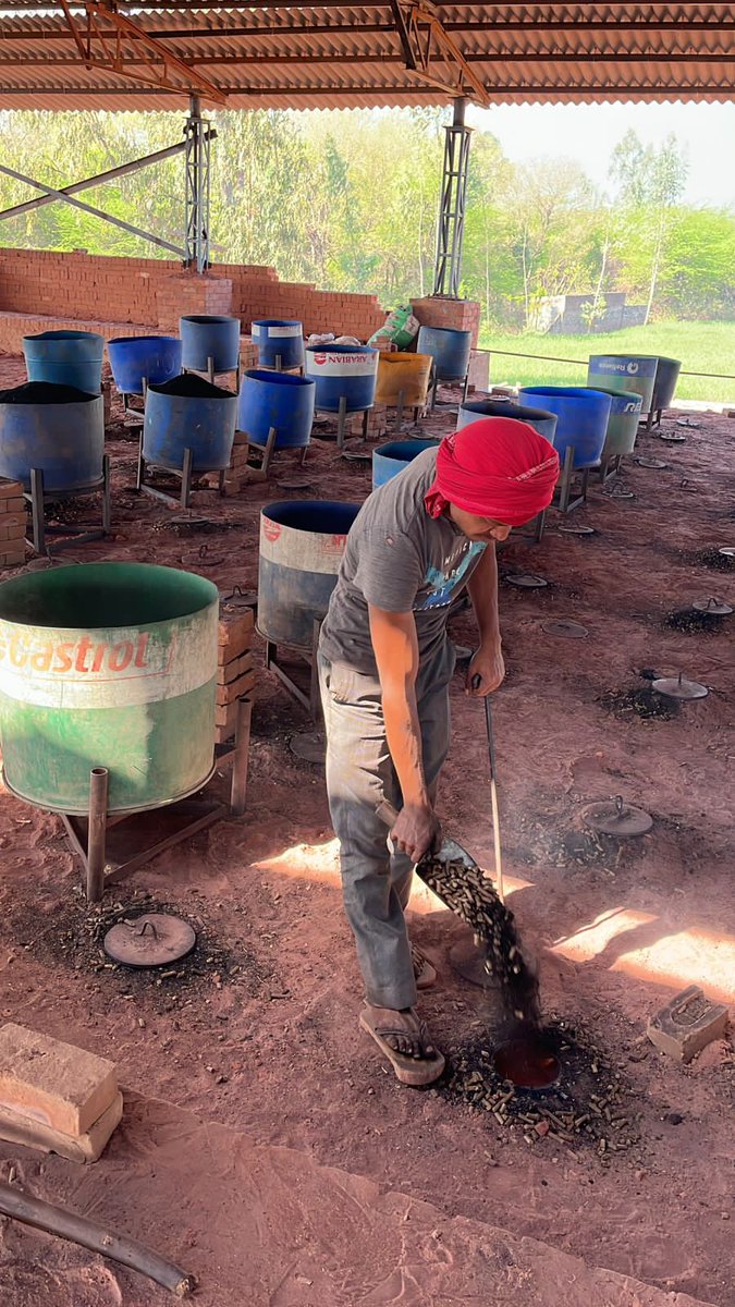 PSCST_GoP's tweet image. In yet another initiative to curb the #airpollution from stubble burning; @PSCST_GoP &amp;amp; @PPCBofficial conducted #combustion trials for establishing use of #paddystraw pellets as #cleanerfuel in zig-zag fired #Brickkilns...

@CMOPb @CsPunjab @JKAroraEDPSCST @pal_vig 
#greenfuel