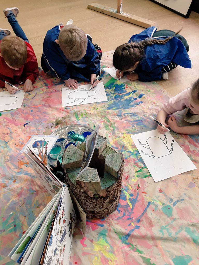 AshbridgeMaxy's tweet photo. TRACE~ a beetle is a runner, a digger, a swimmer and a hopper! #atelier #springinquiry #abeetleisshy #minibeast #sylvialongbooks @NDNAtalk #eytalking @cosydirect @EarlyExcellence We are incredibly proud of our Pre-schoolers fine motor control! https://t.co/EcOQIQM97e