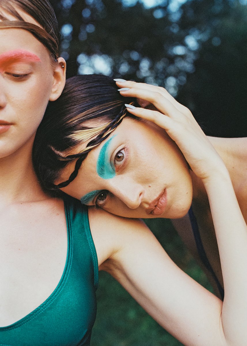 sofonisba__'s tweet photo. I'm so happy to announce that my photographs will be exhibited at the International exhibition of fashion photography at Cracow Fashion Week 🌸

#photography #FashionPhotography #CracowFashionWeek #filmphotography #filmisnotdead #portraitphotography #nftartist https://t.co/Hvdj1p0Fch
