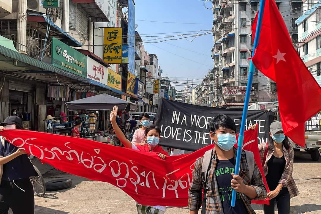 IrrawaddyNews's tweet photo. Undeterred by the crackdown on resistance fighters and anti-regime protesters, Yangon residents protested again military rule on Wednesday. 
(Photo: AAMIJ) 
#WhatsHappeningInMyanmar https://t.co/DdEAwnLEVA
