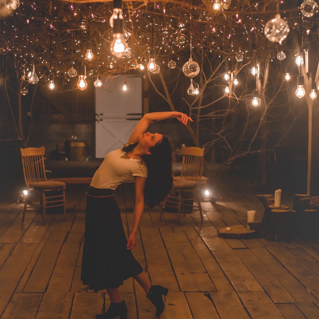 ukdancemania's tweet photo. Find your flow of creation &amp; individuality with the unique form of Jazz
Join us and let's create something beautiful together: https://t.co/hSW0Gsqtom

#DanceMania #dancer #dancerlife #jazzdance #jazz #jazzvibes #ukdancer #dancersinuk #unitedkingdom #explore #explorepage https://t.co/Xj72frAU9j