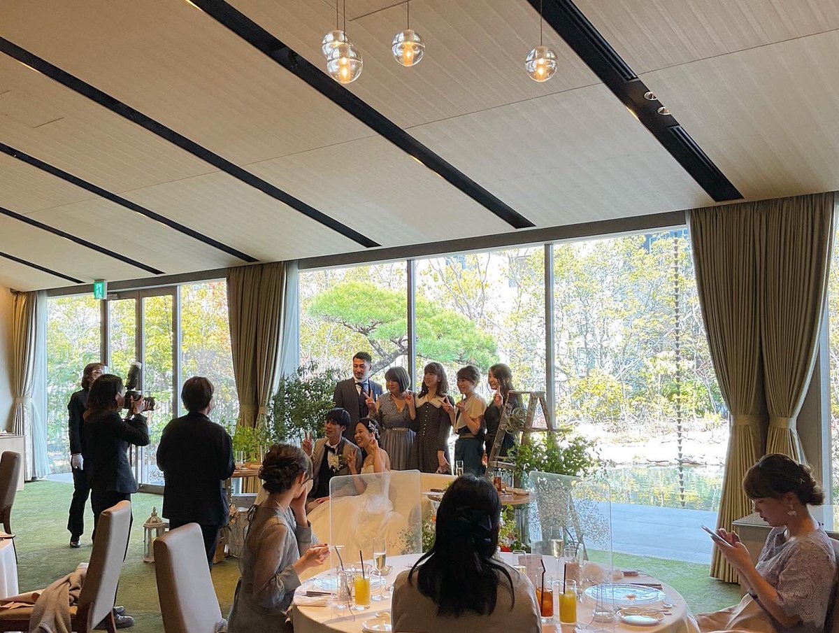 grandwmito's tweet photo. 先日のグランダブリューの結婚式��は
ゲストの方に参加をしていただき
世界でひとつのフレームを創り上げました🌿
ひとりひとりの想いが詰まった一筆🖌
これからのお二人の大切な宝物になりますように

#グランダブリュー
#ルシェルアンジュ
#スパニッシュガーデン
#ザギャラリー
#アトラクティブ https://t.co/FDTpNtEv1x