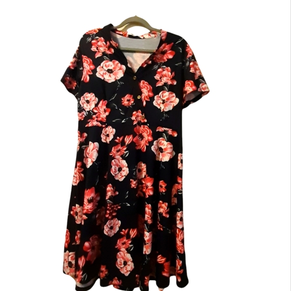 ShopZOOMnow's tweet photo. So good I had to share! Check out all the items I'm loving on @Poshmarkapp #poshmark #fashion #style #shopmycloset #maurices #miluma: https://t.co/jYquMDeqM8 https://t.co/sggS5DGrLe