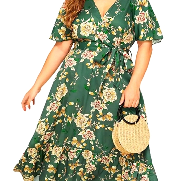 ShopZOOMnow's tweet photo. So good I had to share! Check out all the items I'm loving on @Poshmarkapp #poshmark #fashion #style #shopmycloset #maurices #miluma: https://t.co/jYquMDeqM8 https://t.co/sggS5DGrLe