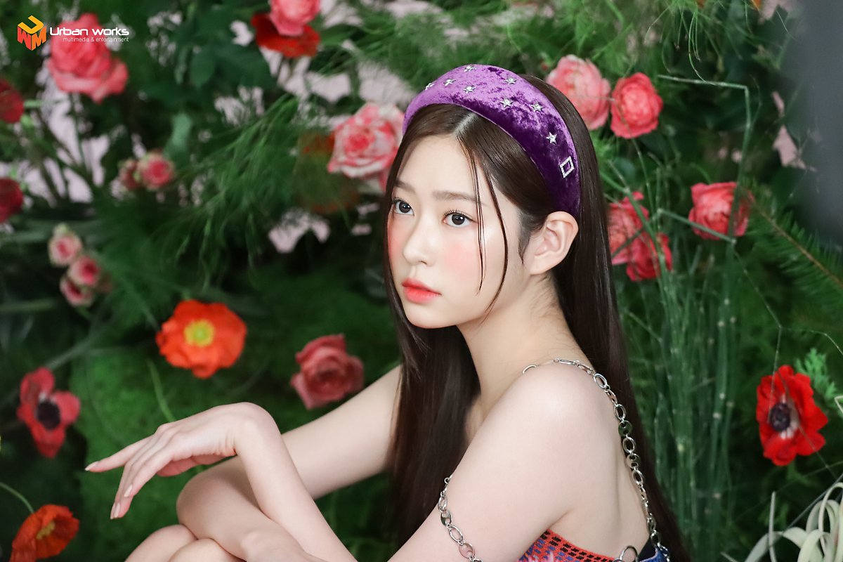 forkimminju's tweet photo. 220316 w korea (march 2022) x roger vivier behind photos

#김민주 #민주 #KimMinJu @minju_official_ https://t.co/5cY7qZUwhr