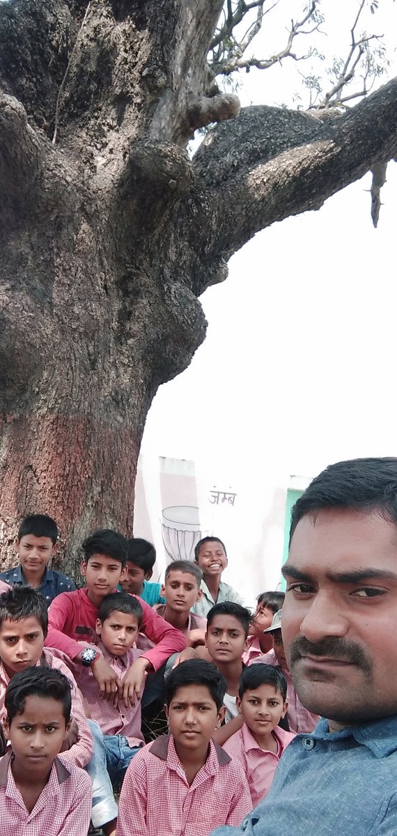 Dharmen16262795's tweet photo. काश कोई हम #अनुदेशकशिक्षक की भी सुध लेता तो होली रंगीन होती,
Rs.210दिहाड़ी में कैसे चले घर
क्या करें हम इलाज कराए या त्योहार मनाए
@myogiadityanath 
@CMOfficeUP 
@pmo
@AmitShah 
@rajnathsingh 
@OfficeofJPNadda 
@Dharmen16262795 
@nitin_gadkari 
@MayaDev92222108 
@ABPNews 
@r9_tv https://t.co/5EmhuDLKTl