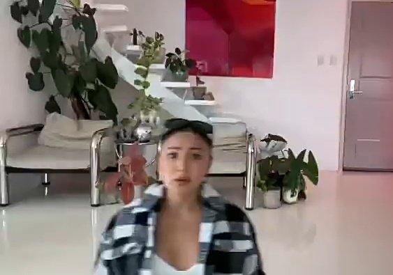 lizagallery's tweet photo. LIZA SOBERANO CONGRATULATING JAMES REID AND TEAM CARELESS ++ HER, QUEN AND NADINE ARE FEATURED IN THE VID!!!

LIZQUEN x JADINE, THE CROSSOVER WE ALL NEEDED!!! https://t.co/nnvwLrvTfN