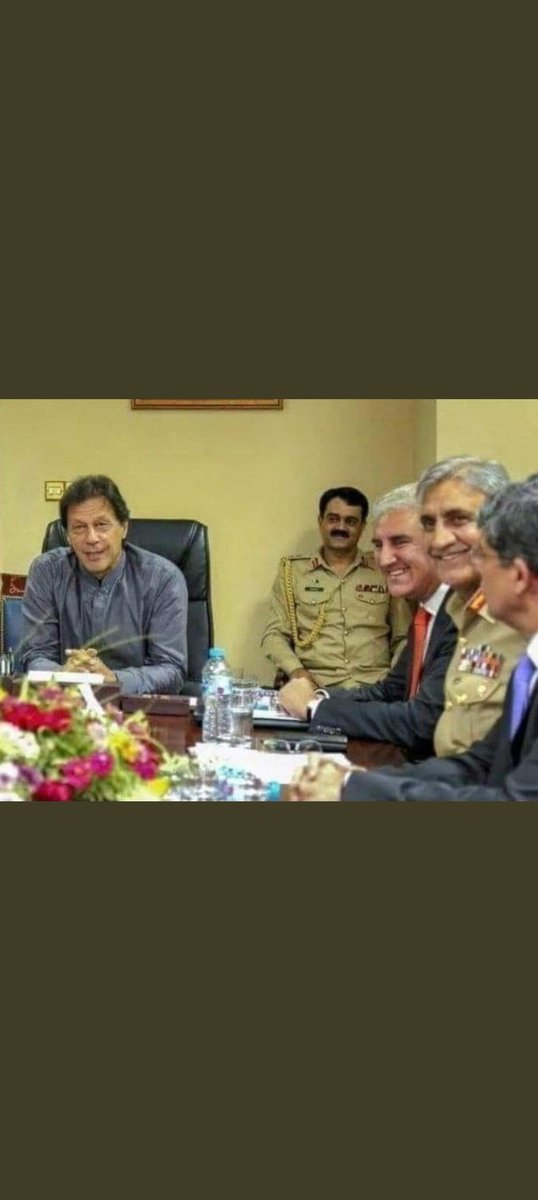 گیم الٹ گئی
کپتان مشکل وکٹ پر پھر سیٹ ہونا شروع
مگر دیکھتے رہئے کیونکہ میچ ابھی باقی ہے۔