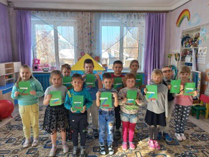 visegrad24's tweet photo. The Russian state is busy teaching the next generation of Russians to embrace wars of aggression.

No surprises here. https://t.co/09FqE0rMrx