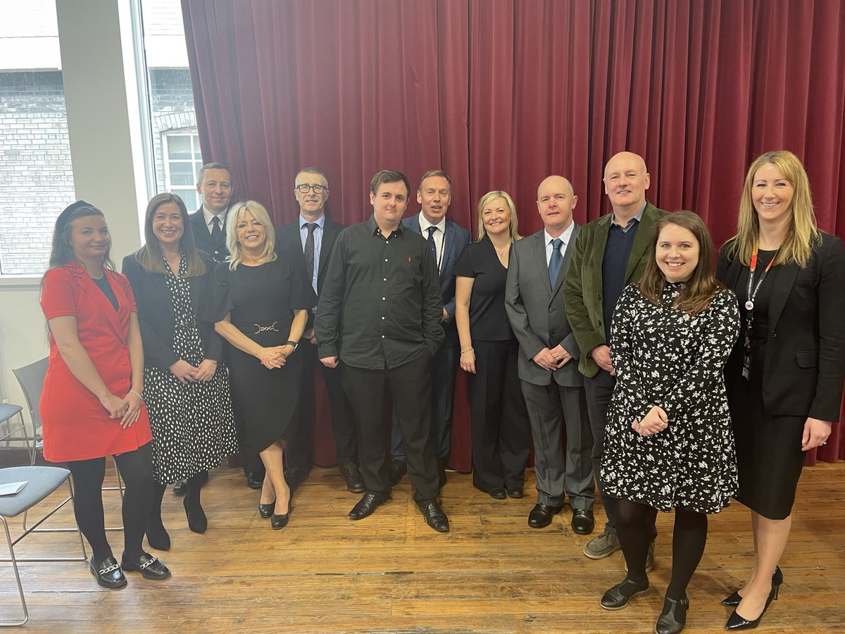 Siobhan1Russell's tweet photo. Really proud of my team @MerseysideVrp receiving a police commendation today for their work in taking a preventative approach to tackling serious violence. Also lovely to see one of my tutor cons Sandra also receiving an award! https://t.co/CN2eGGVlf9