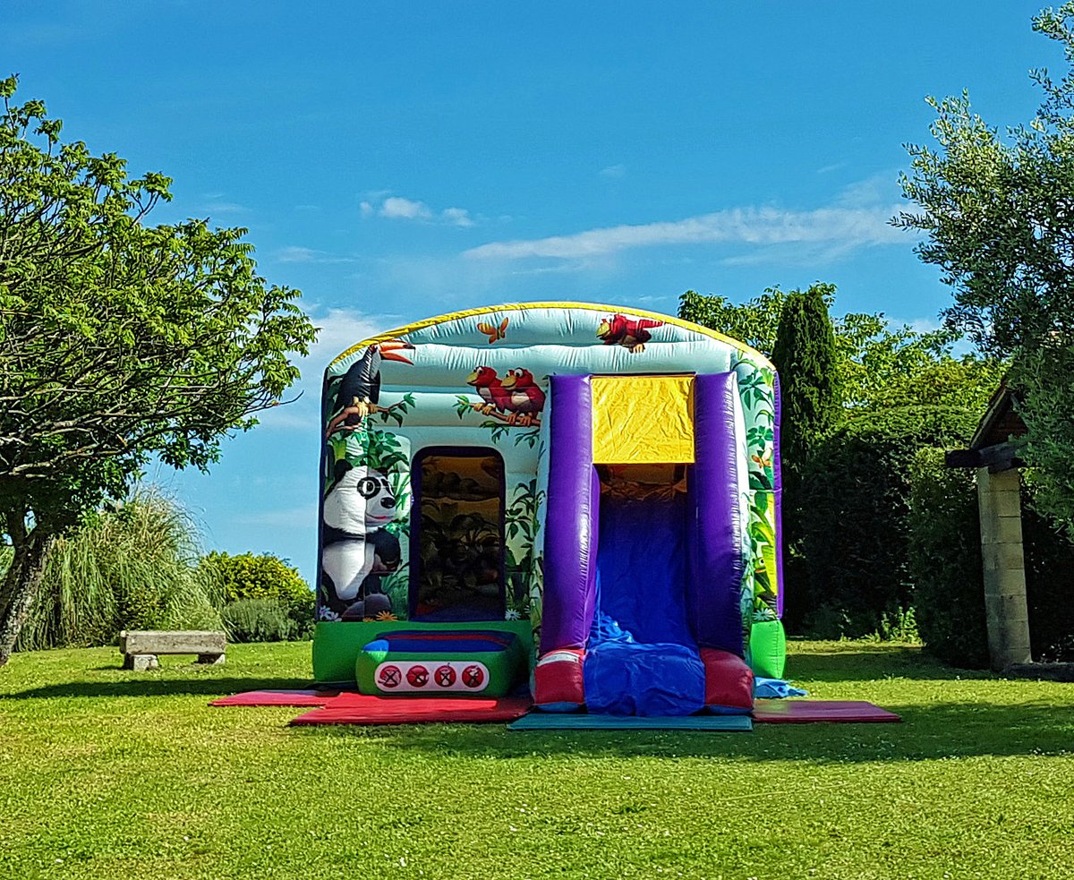 gonflables17's tweet photo. Pour vos anniversaires, fêtes de famille, kermesse d'écoles... tarifs à partir de 85 euros hors livraison.
Réservation en ligne sur : https://t.co/P3lrKHLFVq https://t.co/JAyERDn90w