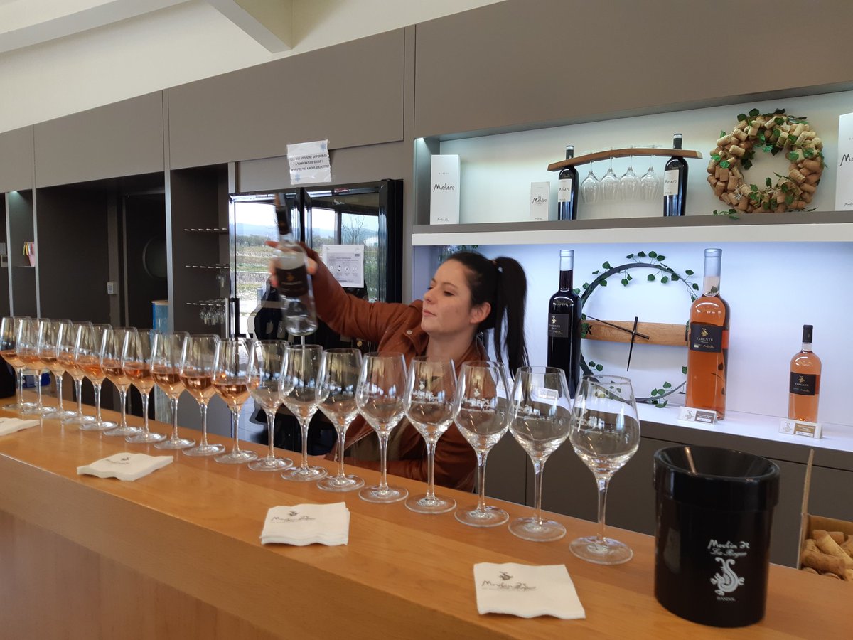 🍇🍷🥂 Découverte du caveau de #dégustation du Moulin de La Roque en #provence suite à la Commission #oenotourisme des Vignerons Coopérateurs de France #cavecoop #PlusFortsEnCoop