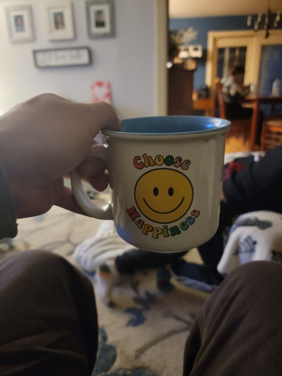 apprentice322's tweet image. Good morning and happy Wednesday to you all!! My daughter got me a coffee cup for Christmas and I use it everyday its a good reminder every morning! Sorry house is a mess 🤷‍♂️ #RecoveryPosse #recovery #Happiness #soberlife #morning #grateful #loveyouall #BeHappy #alcoholic