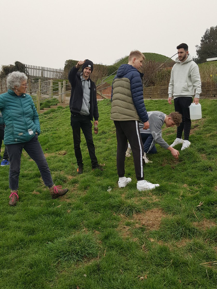 WildflowerLewes's tweet photo. Great morning with Nathan, Will, Ellis and James (?) Sowing  #wildflower seeds in Convent Field #Lewes. Thank you @WeAreESCG for lending us these guys! #communityvolunteers
#naturelovers 
@DaveGoulson
@Love_plants 
@LewesTC https://t.co/57lrl7nEpQ