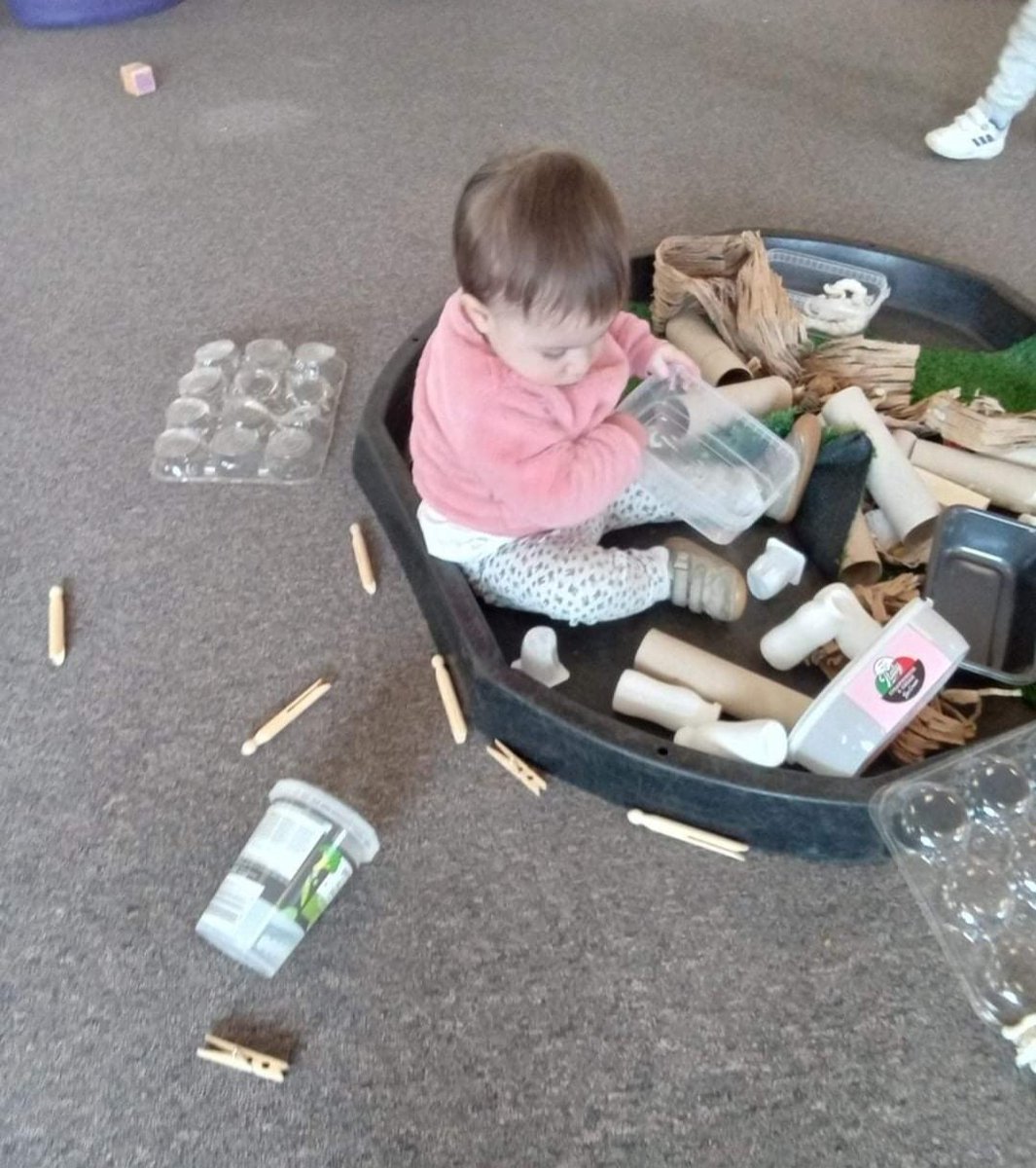 Stepsnursery's tweet photo. Yesterday the children in our Mighty Explorers Room loved exploring the "loose parts" sensory tray. They had a great time emptying and filling the different tubs especially with the curtain rings.
#Earlysteps #exploring #loosethings https://t.co/BVJORqHHkw