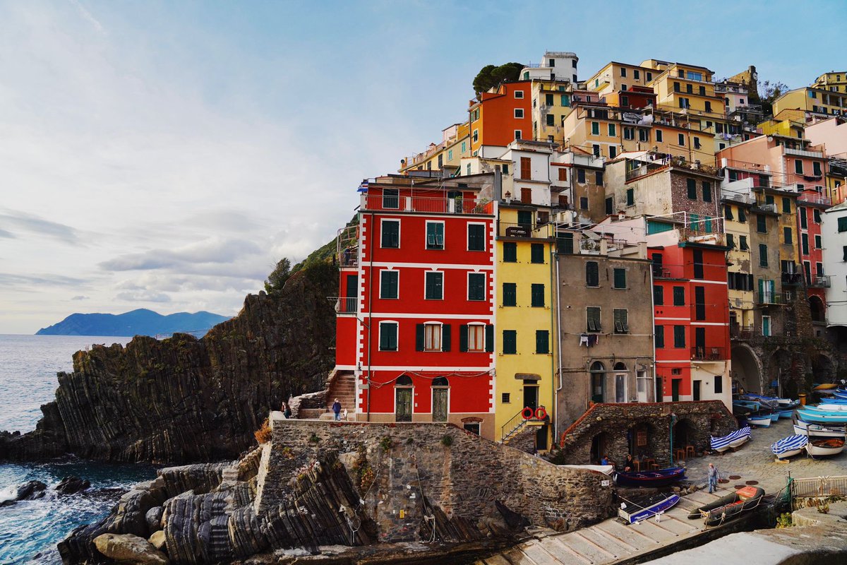 GM from Italy 🇮🇹 
#NFTCommunity say hi 👋🏾 and let’s connect ☺️
#WomenInNFTs #travelphotography