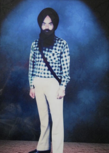 ensaaf's tweet photo. #PunjabPolice officials abducted Mohinder Singh (40-45) from his home in village #DhariwalKalan in #Gurdaspur and disappeared him. Mohinder Singh's family does not know the date of his unlawful abduction.

https://t.co/HyZNCyzlvm https://t.co/8vglMWKTR5