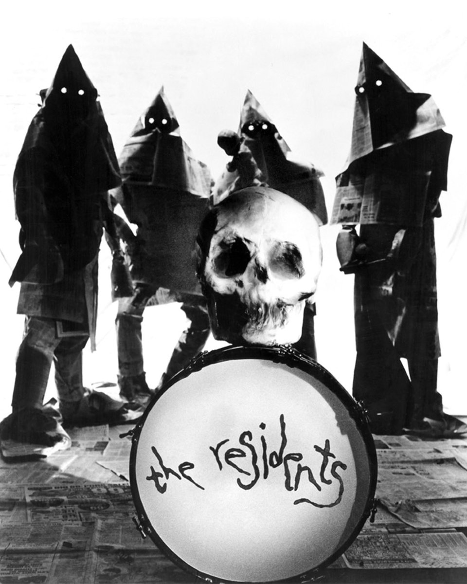 byNWRfr's tweet photo. L'histoire anonyme de Hardy Fox, ingénieur/producteur/arrangeur/compositeur des légendaires @theResidents.🎶
𝐋𝐄 𝐏𝐀𝐑𝐑𝐀𝐈𝐍 𝐃𝐄 𝐋'𝐄́𝐓𝐑𝐀𝐍𝐆𝐄
Par Barry Walters
► https://t.co/ZFqwOBusNx
#byNWR #CulturePourTous #Musique #Culte #Groupe #Legend #HardyFox #TheResidents https://t.co/846FWgIQcE