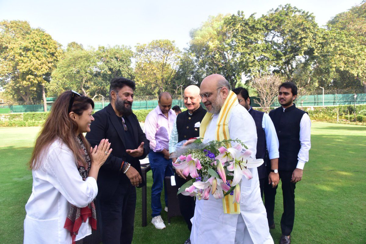 vivekagnihotri's tweet photo. Thanks a lot @AmitShahOffice ji for your encouragement. Your consistent efforts for the human rights of Kashmiri people and security forces is commendable. Your vision for a peaceful and prosperous Kashmir will strengthen humanity and brotherhood.  
#RightToJustice https://t.co/vGKRrLxXkh