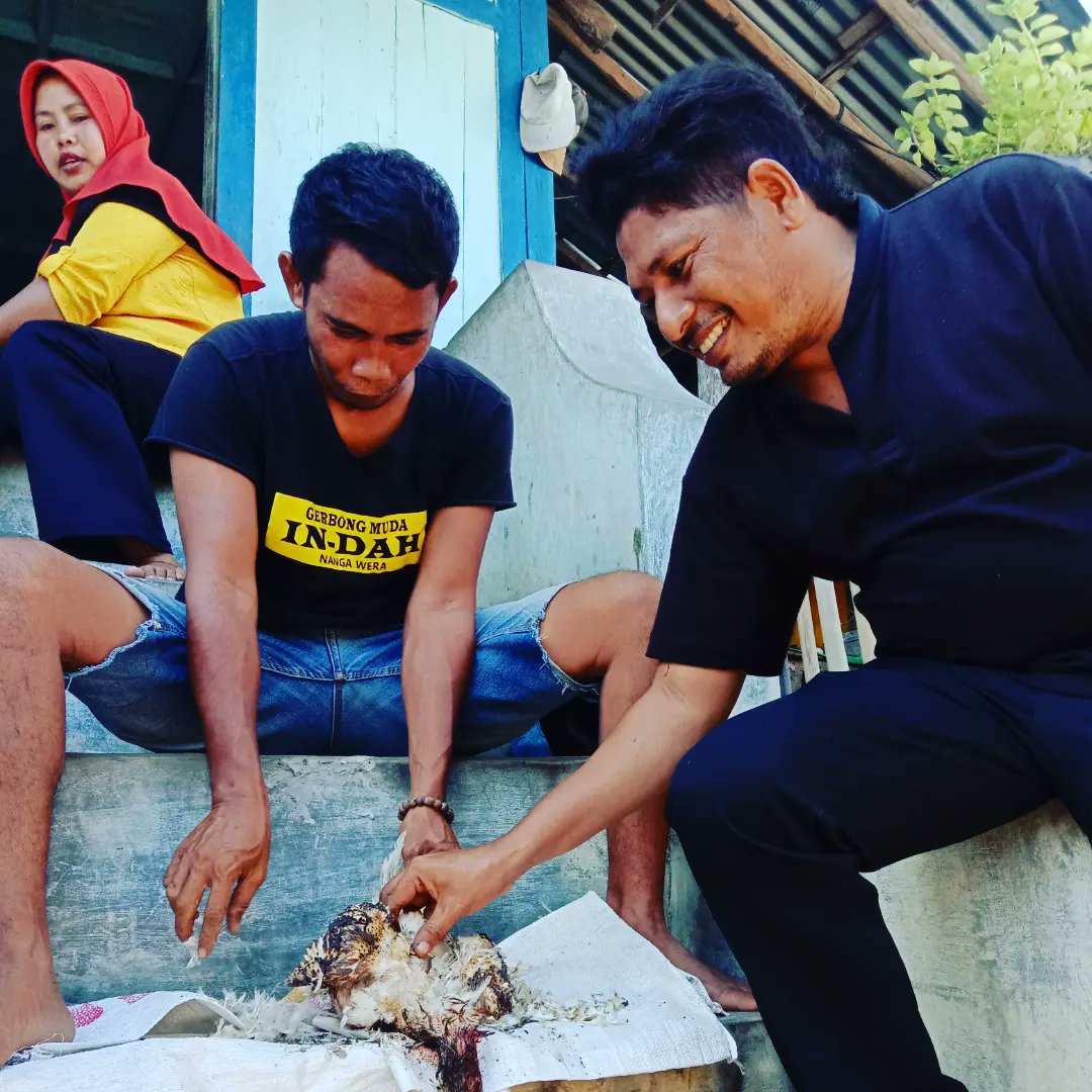 SidonWera88's tweet photo. Tradisional.

#IngatSejarah 
#followbeckNKRI 
#🇮🇩🇮🇩🇮🇩🇮🇩🇮🇩

Silaturahmi adalah cara yang tepat untuk merawat norma-norma Kebersamaan. https://t.co/LPHVTPm41Y