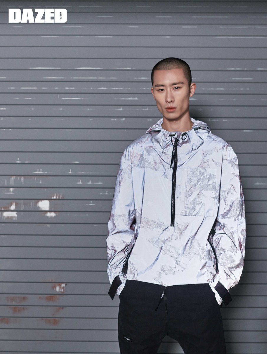 DazedKorea's tweet photo. NEVER BACK DOWN #협찬

뜻이 통하고 교감을 이루며 이소포에티즘은 더욱 견고해진다.

#Coevo #코에보 #UtilityandStyle #유틸리티앤스타일 #IsoPoetism #이소포에티즘 

더 많은 화보와 기사는 <데이즈드> 3월호에서 만나볼 수 있습니다. https://t.co/8cHo8E44aR