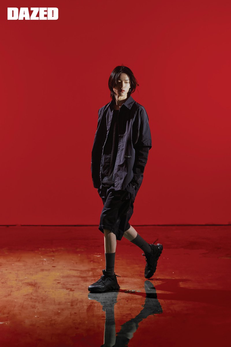 DazedKorea's tweet photo. NEVER BACK DOWN #협찬

뜻이 통하고 교감을 이루며 이소포에티즘은 더욱 견고해진다.

#Coevo #코에보 #UtilityandStyle #유틸리티앤스타일 #IsoPoetism #이소포에티즘 

더 많은 화보와 기사는 <데이즈드> 3월호에서 만나볼 수 있습니다. https://t.co/5rY1OjsUWK