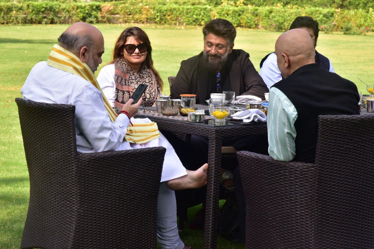 vivekagnihotri's tweet photo. After the boldest decision of the abrogation of article 370 @AmitShah ji has started the process of bonding hearts. I have no doubt that Kashmir will emerge as an example of humanity and oneness for the world to follow. https://t.co/15gEbk2cXL