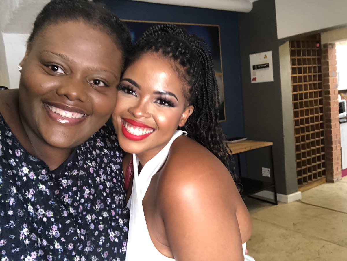 Michyisme's tweet photo. What started with a clash turned into two queens fixing each other’s crowns ♥️♥️♥️ @SquadGoalsSABC1 #squadgoals #squadgoalson1 #thatsmysisrightthere #queens https://t.co/gBB124XpVN
