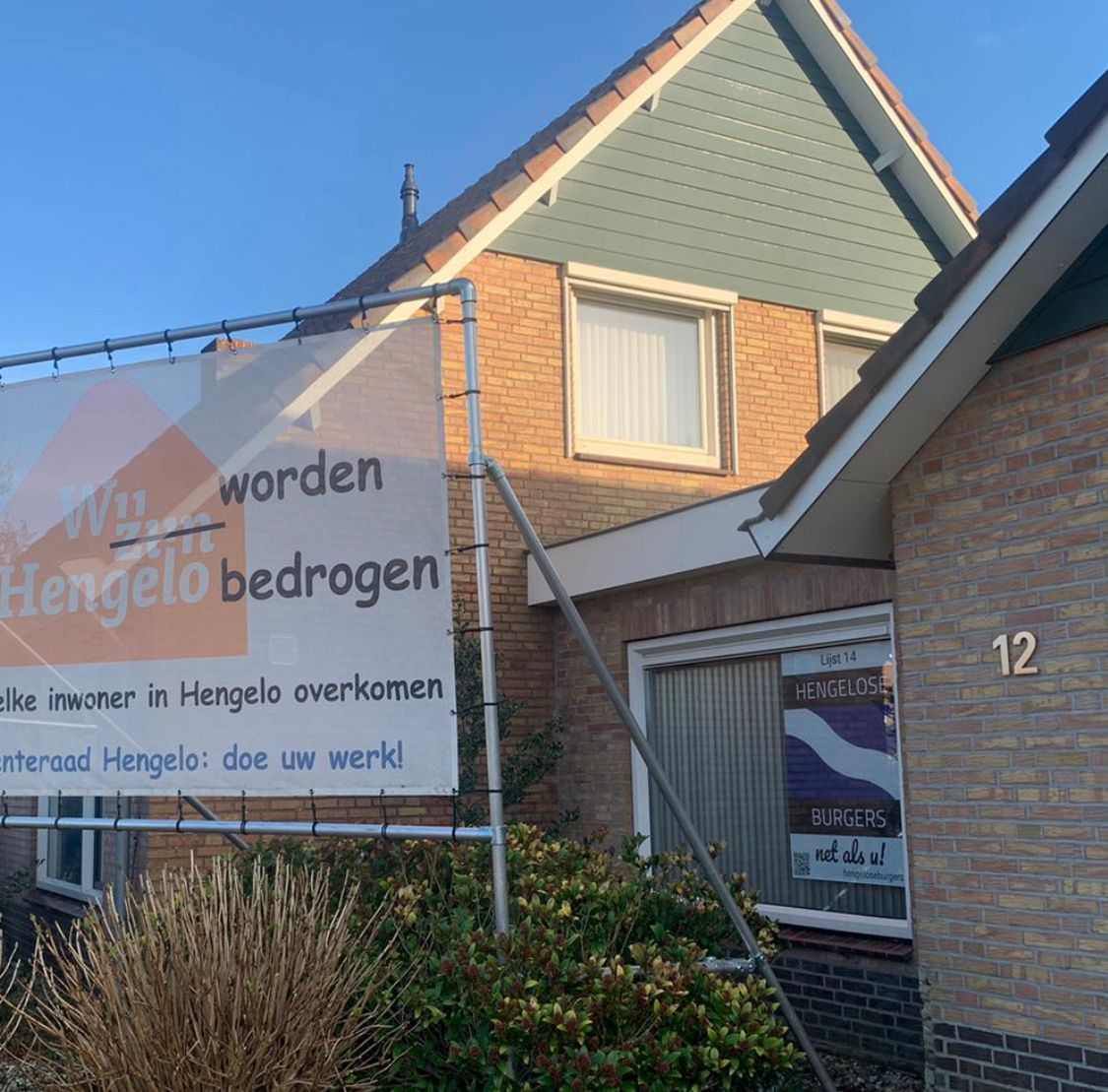 LeoLokaal's tweet photo. Wie helpt, als partij de #Beerninks nog? Dat zijn in ieder geval de #HengeloseBurgers, lijst 14. Stem daarom op hun! #Hengelo #GRV2022 @BertBeernink @Hengelo_VPOR https://t.co/0dMv6forKX