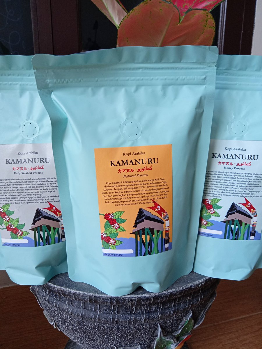 Jannah_Lulu_'s tweet photo. Yang mau pre order kopi Arabica Kamanuru, silakan berkabar kemari. Kopi ini ditanam pada ketinggian 1100 - 1600 mdpl di Pegunungan Marawola, Sulawesi Tengah. Ada juga varian kopi Fine Robusta, Home Blend Arabica Robusta Kamanuru serta Cascara (teh kulit kopi). 
#kopikamanuru https://t.co/Q70LYDoueU