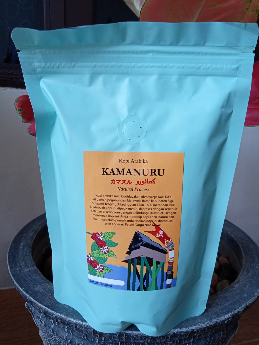 Jannah_Lulu_'s tweet photo. Yang mau pre order kopi Arabica Kamanuru, silakan berkabar kemari. Kopi ini ditanam pada ketinggian 1100 - 1600 mdpl di Pegunungan Marawola, Sulawesi Tengah. Ada juga varian kopi Fine Robusta, Home Blend Arabica Robusta Kamanuru serta Cascara (teh kulit kopi). 
#kopikamanuru https://t.co/Q70LYDoueU