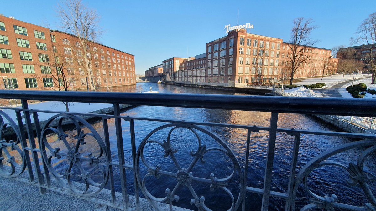 magnarssonTV's tweet photo. Before Euro, you have paid in #Finland with "markka". This view of the former industrial areal of #Tampere were on the 20 markkaa-#banknote. I guess the position is not totally right, but...It looks almost the same...
#suomi #seteli #history #raha https://t.co/RTyVhu5HcM